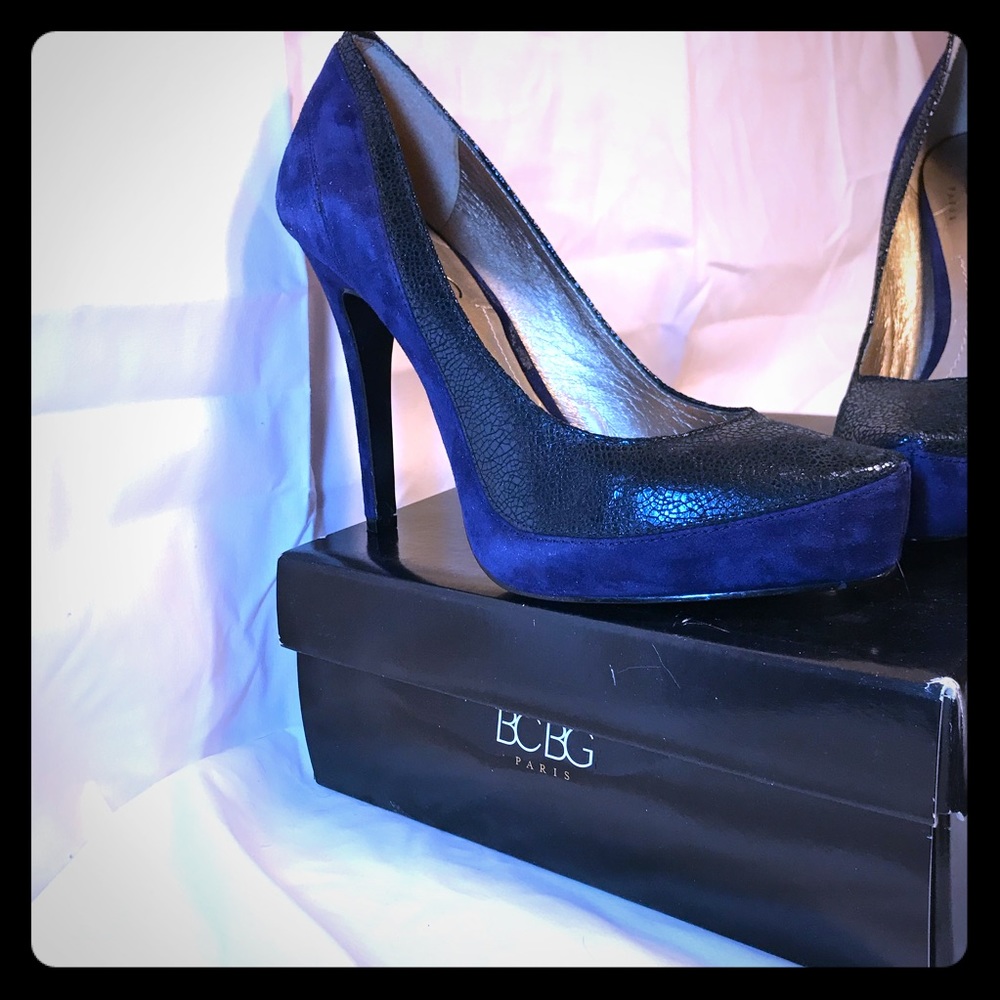 💙🖤BCBG PUMPS🖤💙 NWOT